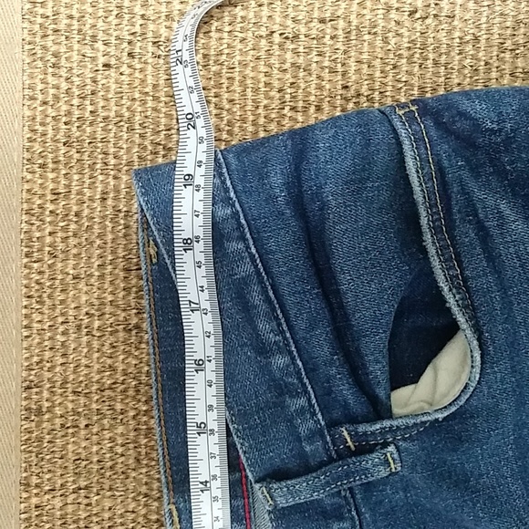 VINTAGE TOMMY HILLFIGER BLUE JEAN SHORTS. SIZE 38 - Picture 3 of 7